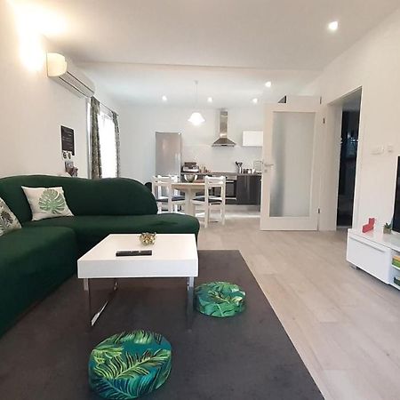 Apartment Ela Trogir Exterior photo
