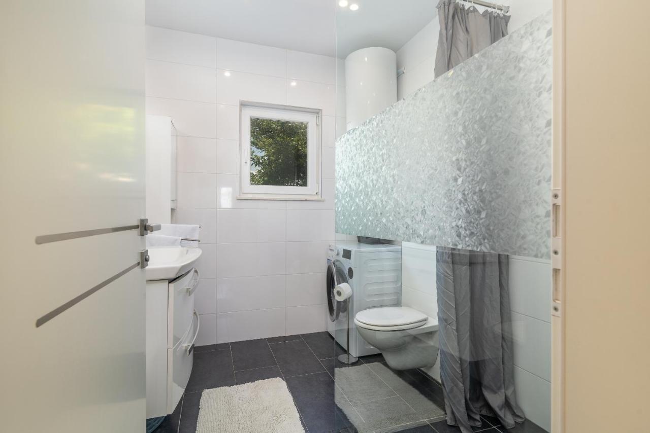 Apartment Ela Trogir Exterior photo