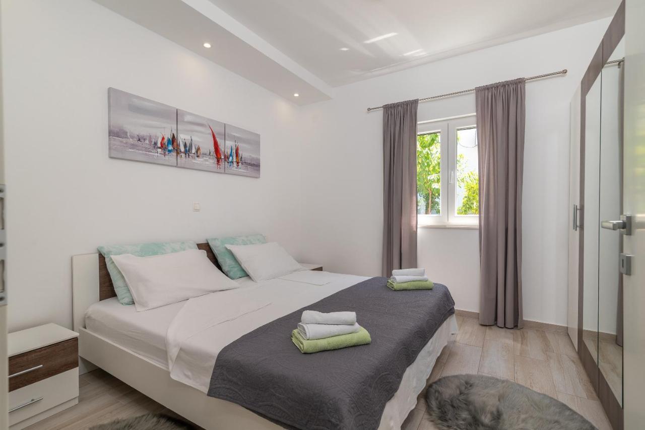 Apartment Ela Trogir Exterior photo