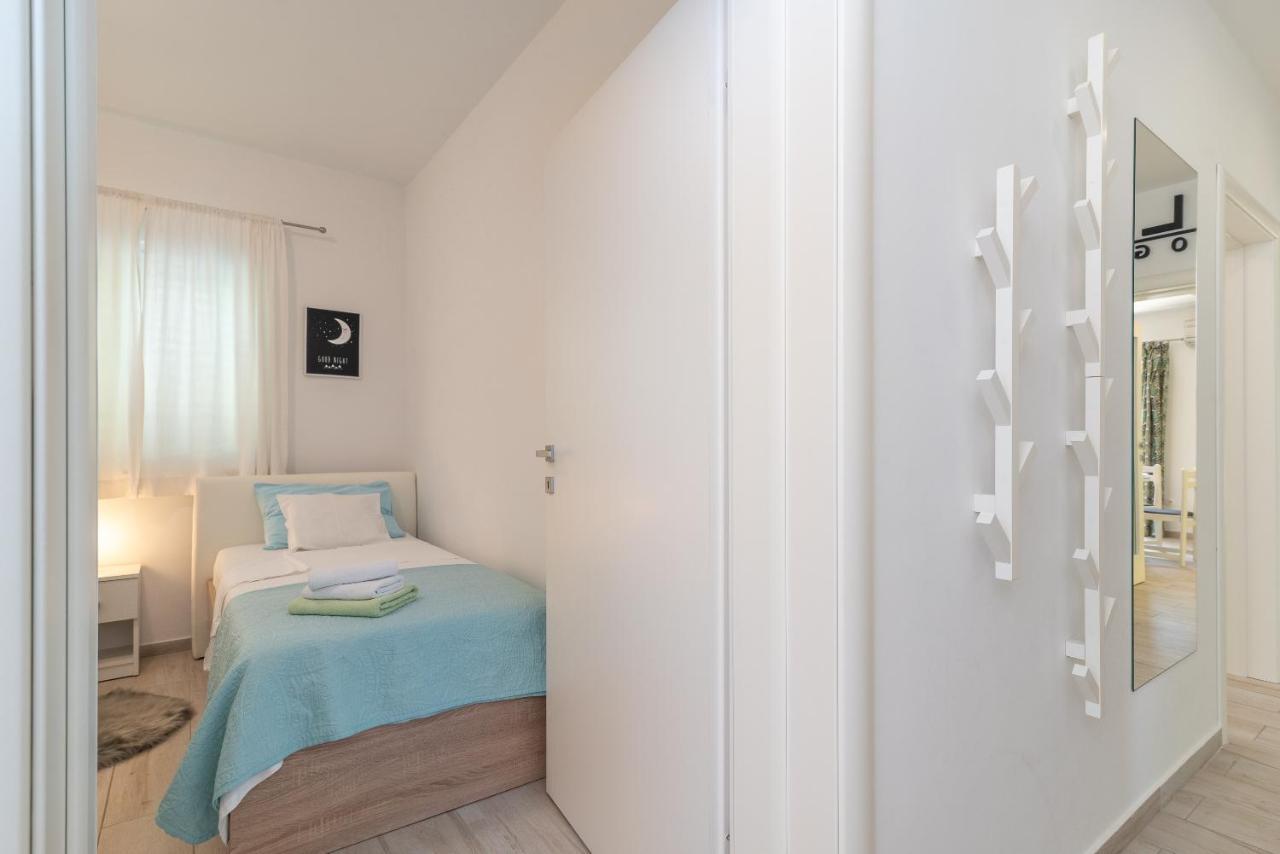 Apartment Ela Trogir Exterior photo
