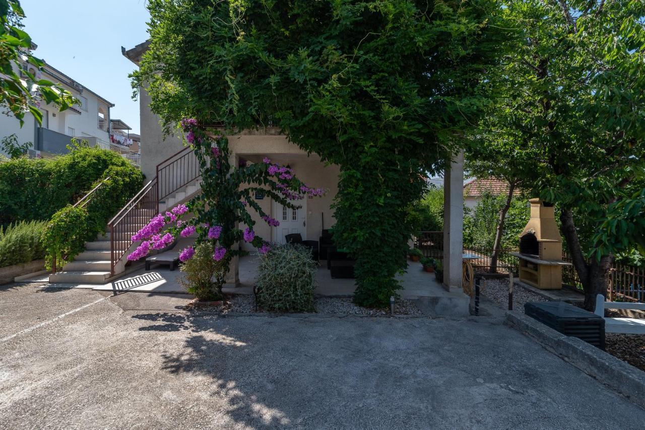 Apartment Ela Trogir Exterior photo